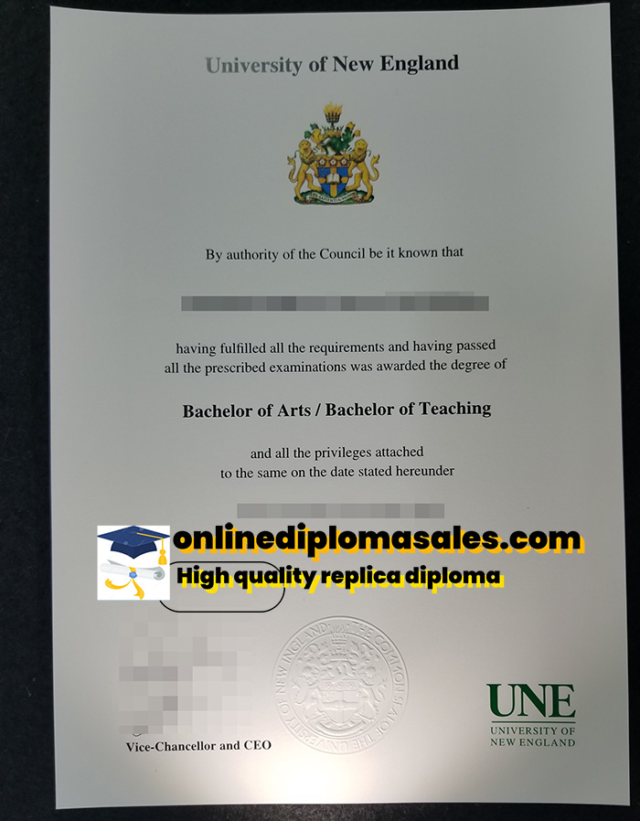 Book your University of New England diploma online.